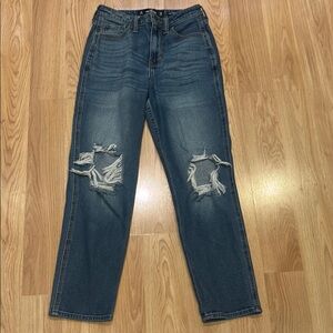 Hollister Ultra High Rise Mom Jeans Size 26